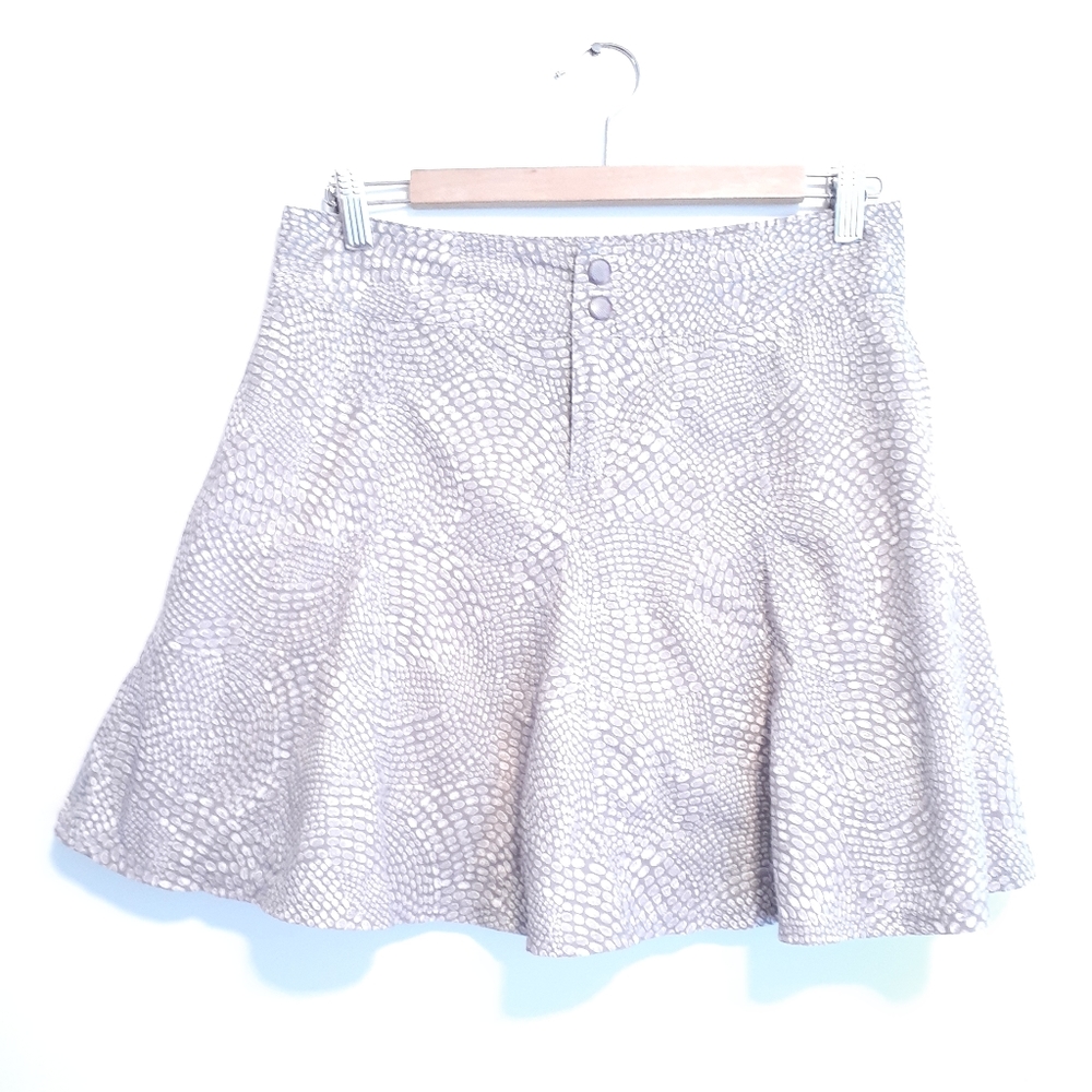 TITLE NINE WOMENS SZ 4 ,16.5" ATHLETIC SKIRT SKORT